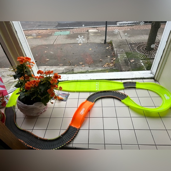 Magic Tracks - Picture 4 of 5